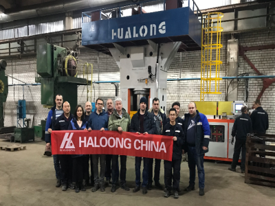買(mǎi)壓力機(jī)的企業(yè)為什么都考察這家42年的壓力機(jī)廠家？